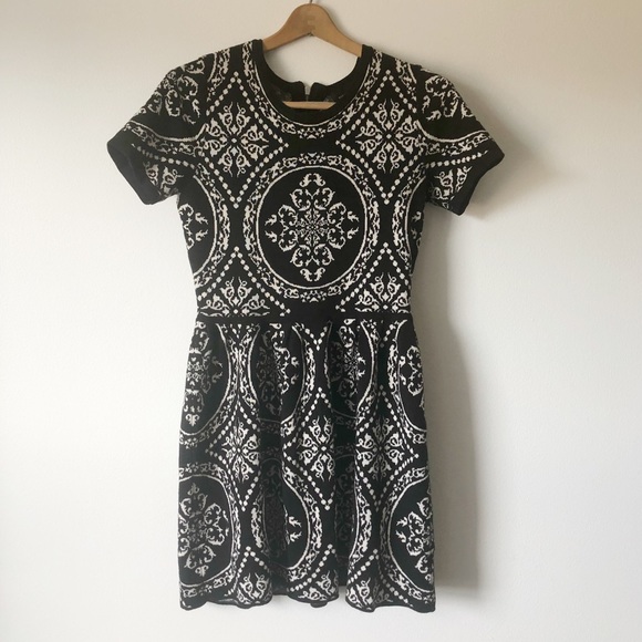 Romeo & Juliet Couture Dresses & Skirts - Romeo & Juliet couture knit print dress black euc